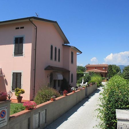 Affittacamere Villa Delia Lucca Dış mekan fotoğraf