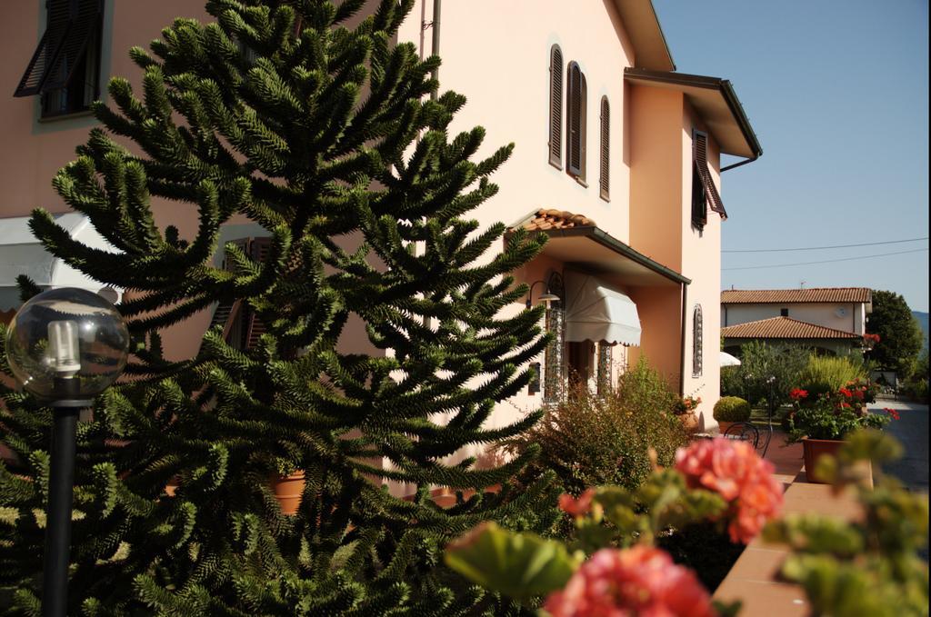 Affittacamere Villa Delia Lucca Dış mekan fotoğraf